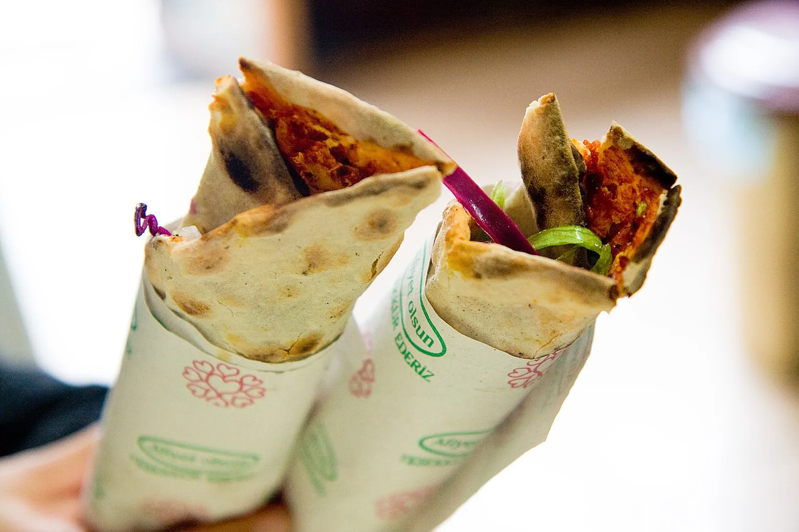 Dürüm yapılmış lahmacun