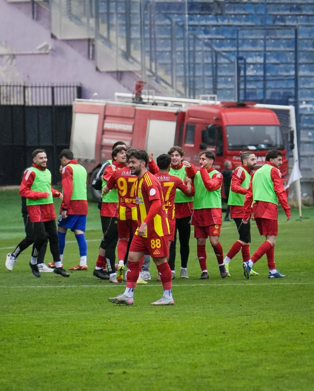 ⚽ ÇORLUSPOR 1947’DEN 4 GOLLÜ GÖVDE GÖSTERİSİ