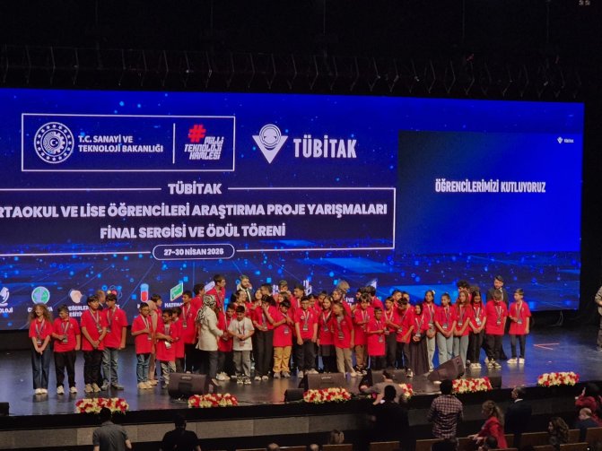 Çorlu’nun Genç Dehaları Türkiye İkincisi Yapay Zekalı Akıllı Asistan Ödül Getirdi
