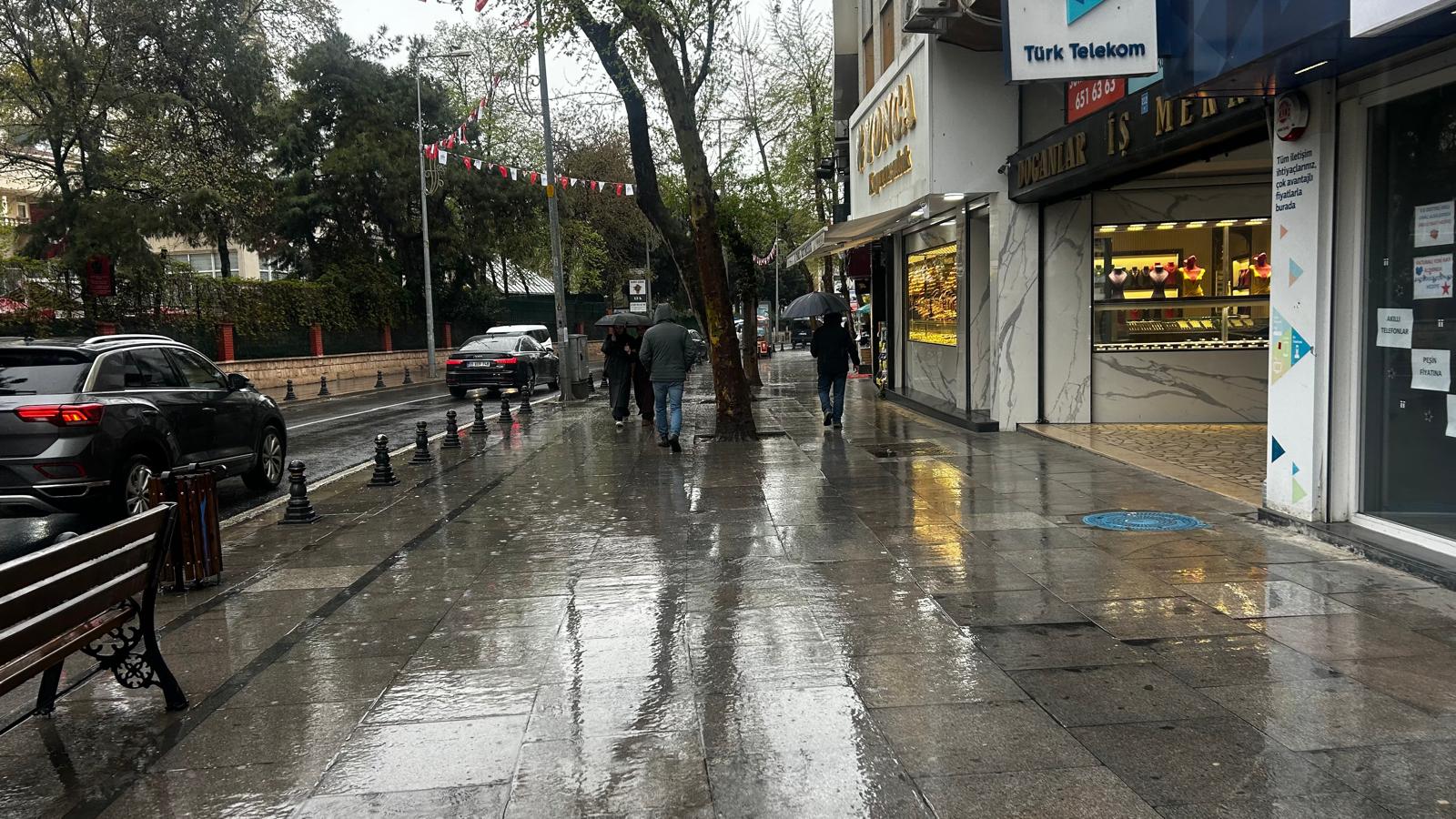 Çorlu'da Sağanak Yağış Etkisini Sürdürüyor