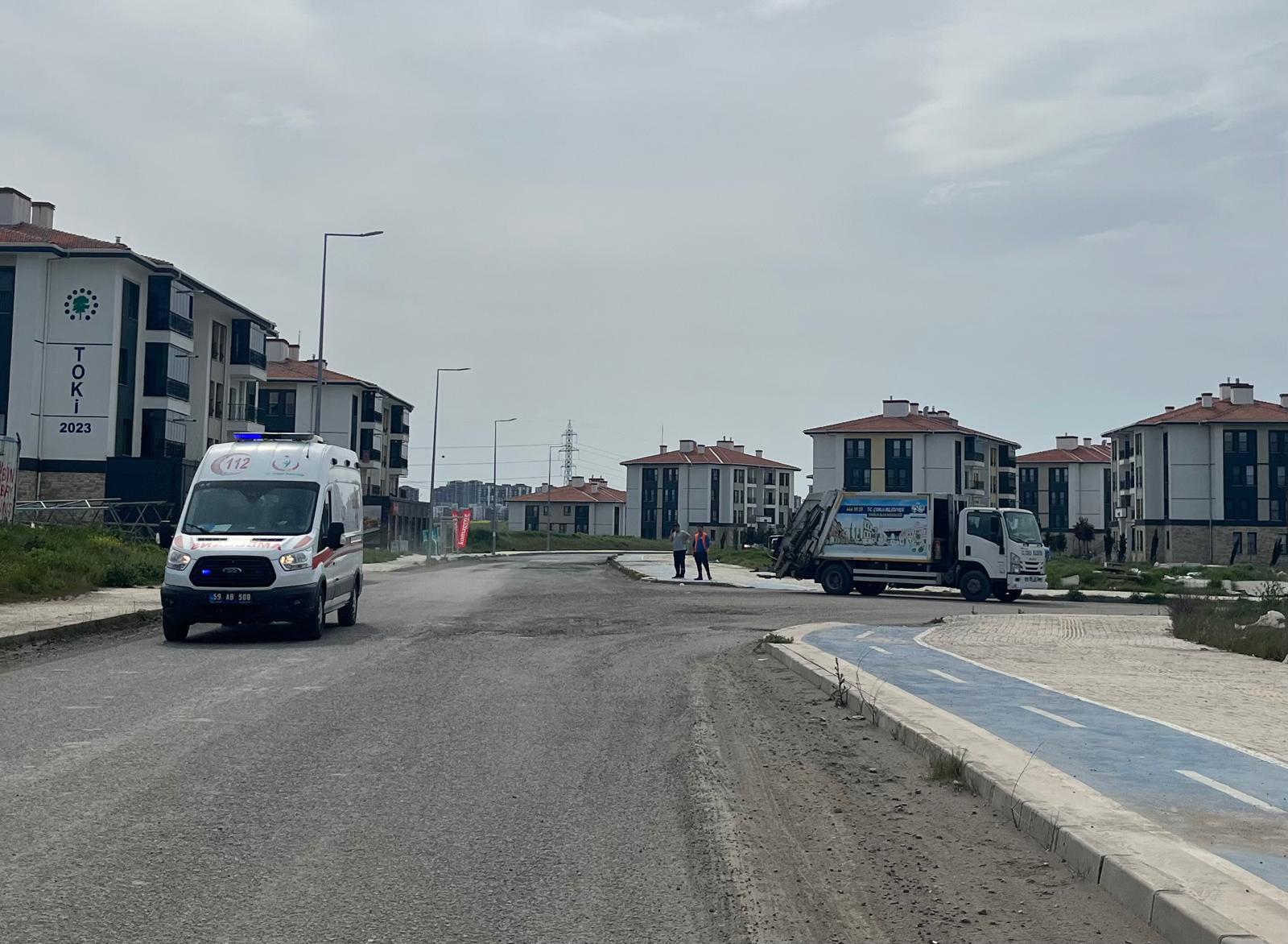 Çöp Kamyonundan Düşen Temizlik İşçisi Yaralandı