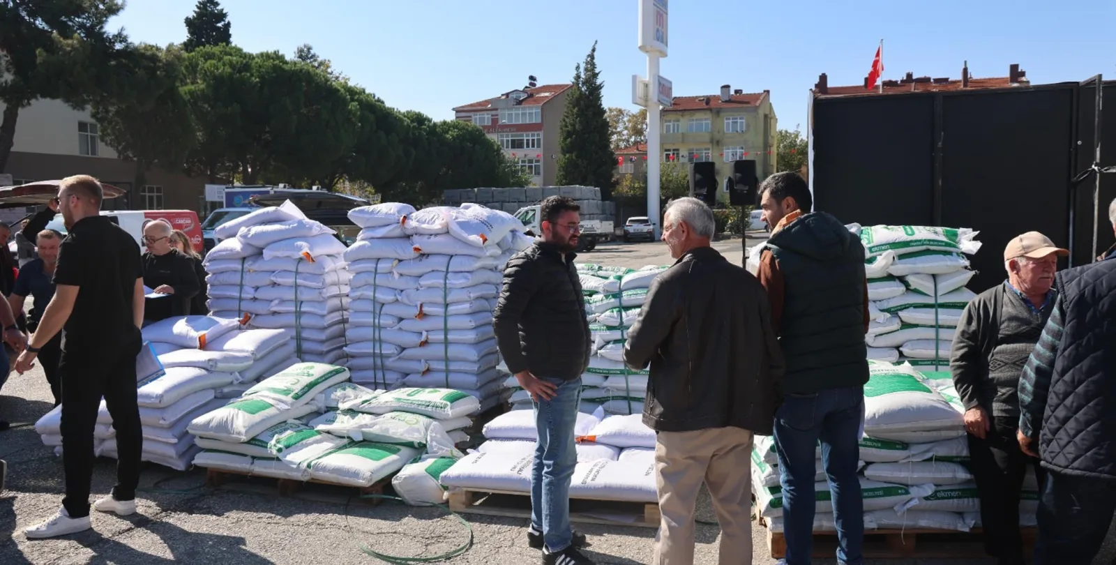 Tekirdağ Büyükşehir Belediyesi'nden üreticiye tohum desteği — Tekirdağ
