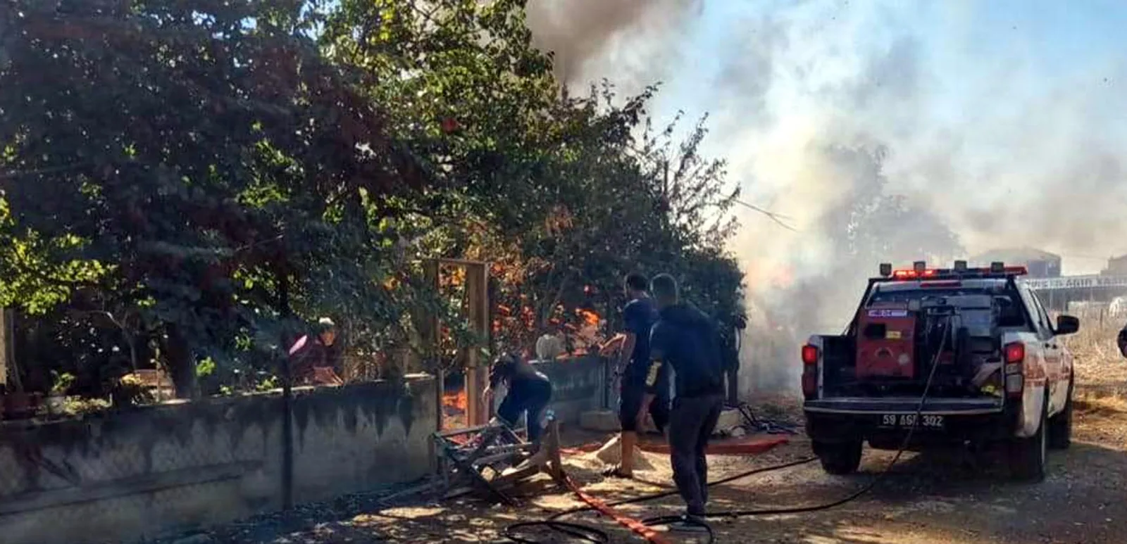 Evin bahçesinde çıkan yangın büyümeden söndürüldü — Marmaraereğlisi, Tekirdağ