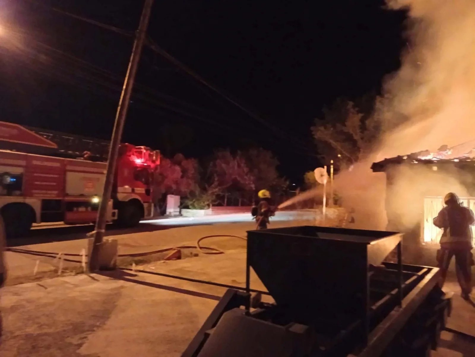Balıkesir'de zeytin işleme tesisinde yangın — Burhaniye, Balıkesir
