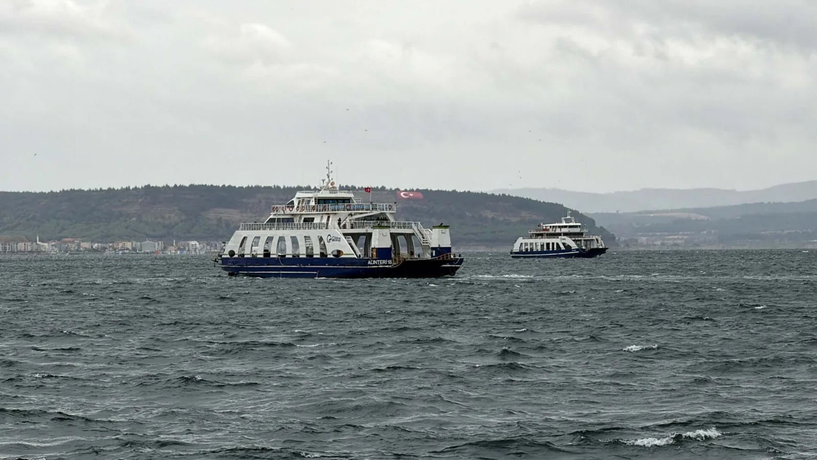 Bozcaada feribot seferlerine 'fırtına' engeli — Çanakkale