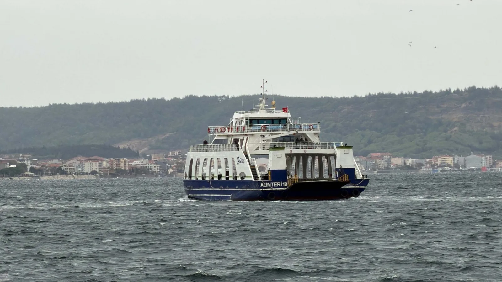 Bozcaada feribot seferlerine 'fırtına' engeli — Çanakkale