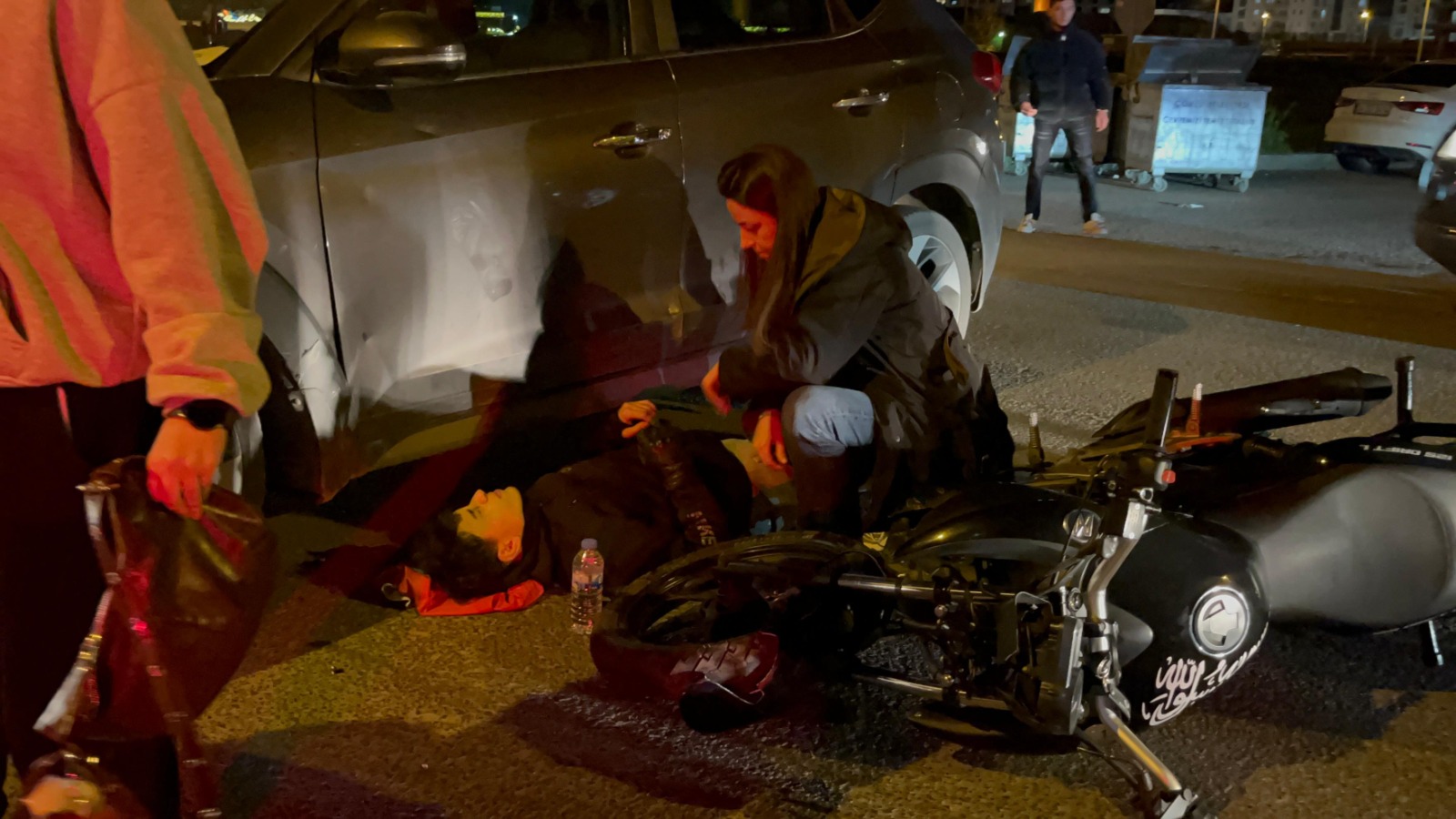 Adnan Doğu Caddesi’nde Çarpışma Motosiklet Sürücüsü Yaralandı