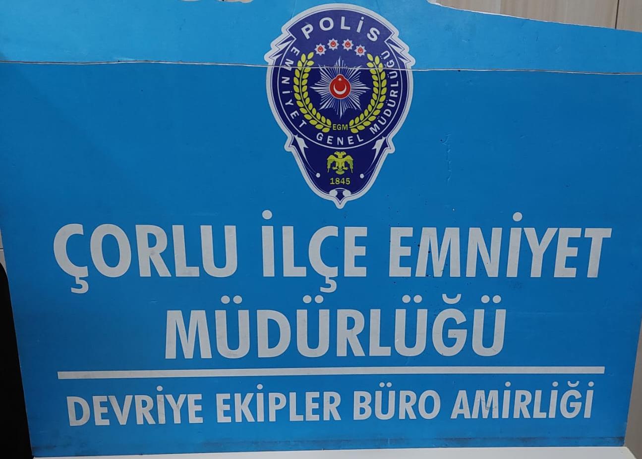 Çorlu Polisi Sokakları Boş Bırakmıyor Üst Aramasında Uyuşturucu Hap Yakalandı