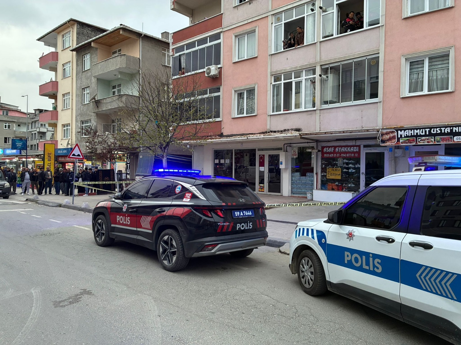 Çerkezköy’de Husumetli Şahsa Balkondan Silahlı Saldırı