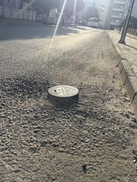 Yol ve Kaldırım: Bağlariçi 3. Sokak, Reşadiye Mahallesi