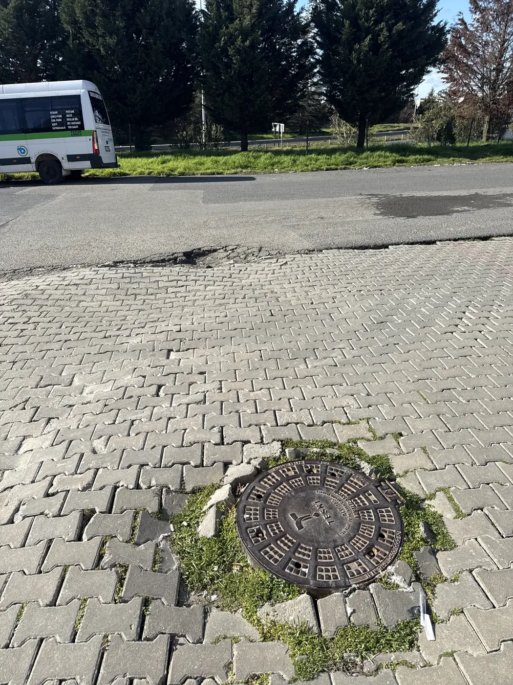 Yol ve Kaldırım, Esentepe Mahallesi