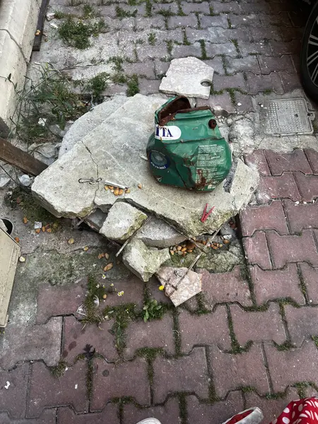 Yol ve Kaldırım: Bağlariçi 3. Sokak, Reşadiye Mahallesi