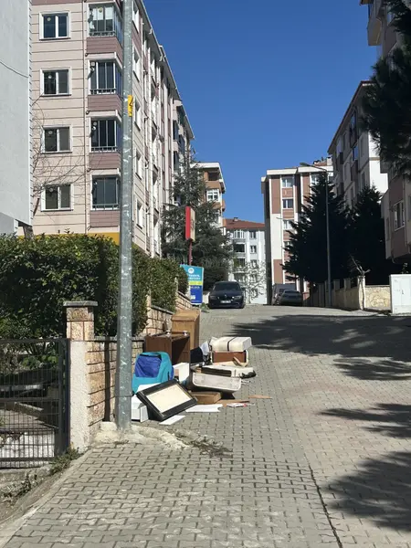 Çöp ve Temizlik: Bağlariçi 3. Sokak, Reşadiye Mahallesi