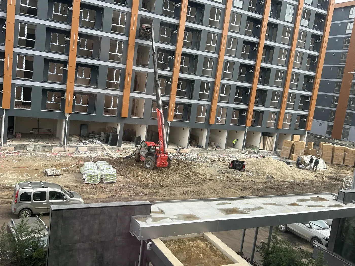 Yol ve Kaldırım, Hürriyet Mahallesi