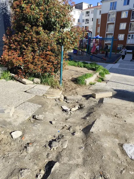 Yol ve Kaldırım: Bağlariçi 3. Sokak, Reşadiye Mahallesi