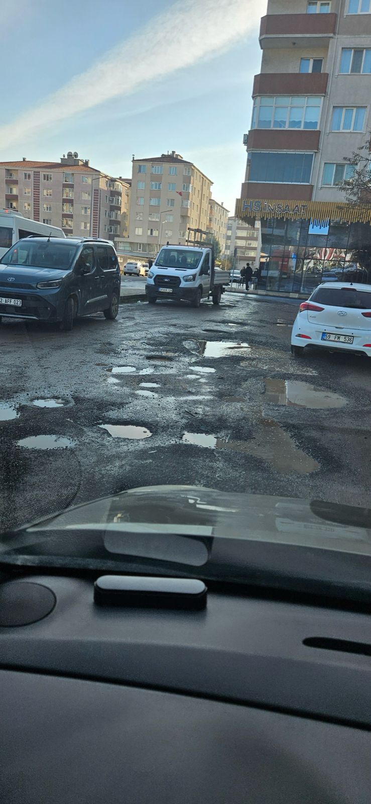 Yol ve Kaldırım, Muhittin Mahallesi