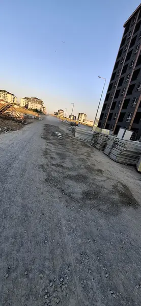 Yol ve Kaldırım: Bedri Rahmi Caddesi, Hatip Mahallesi