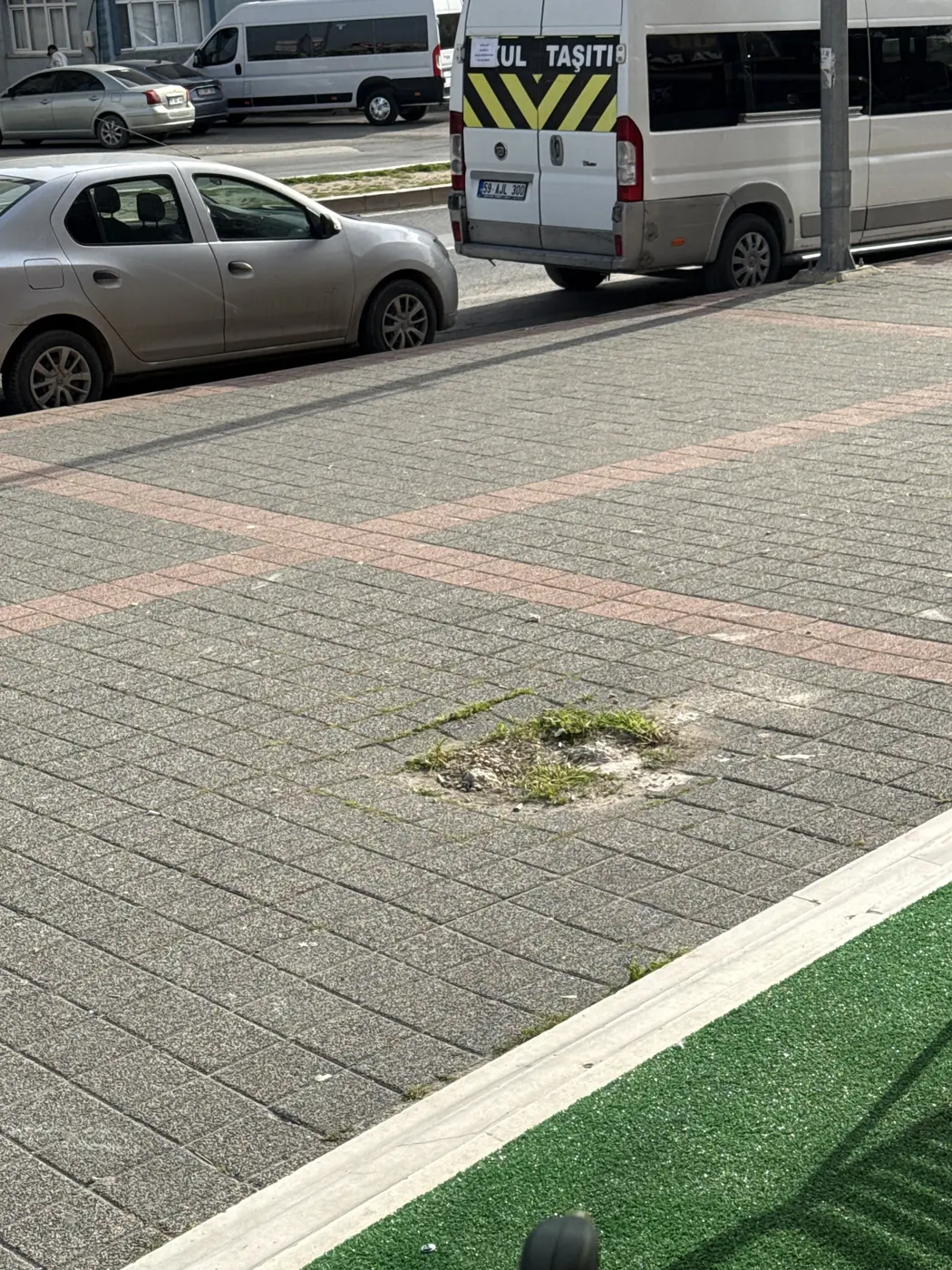 Yol ve Kaldırım, Muhittin Mahallesi