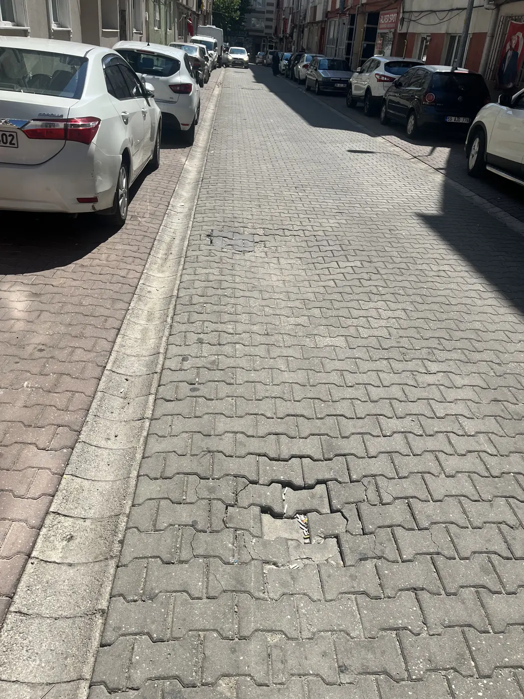 Yol ve Kaldırım, Muhittin Mahallesi