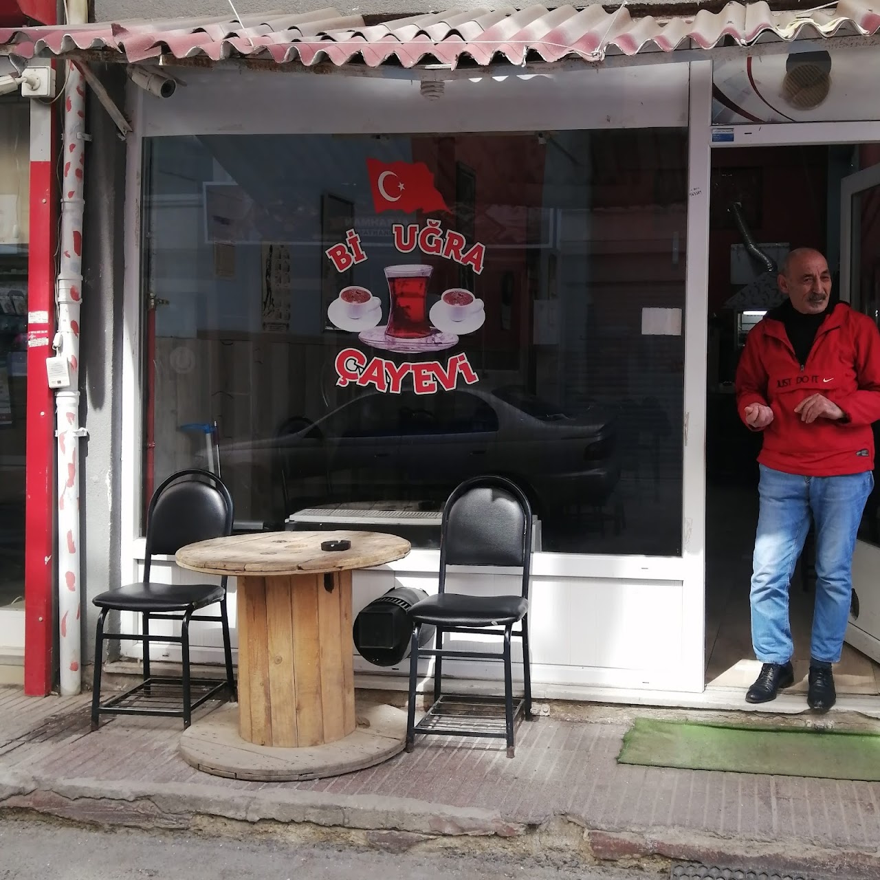 Bi Uğra Çayevi Kıraathanesi