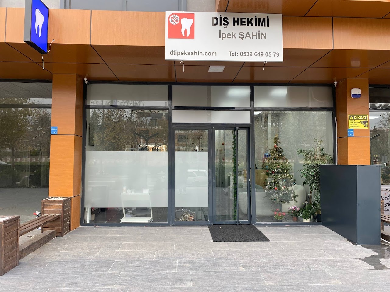 Dt.İpek Şahin Ağız ve Diş Sağlığı Muayenehanesi